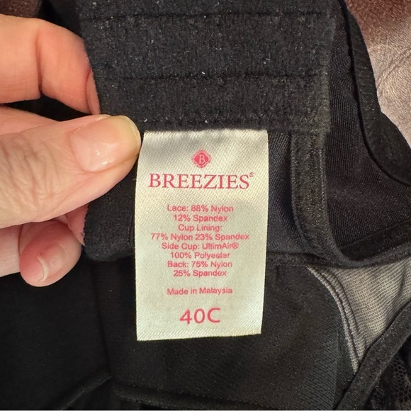 Breezies Black Underwire Minimizer Bra - Picture 3 of 5